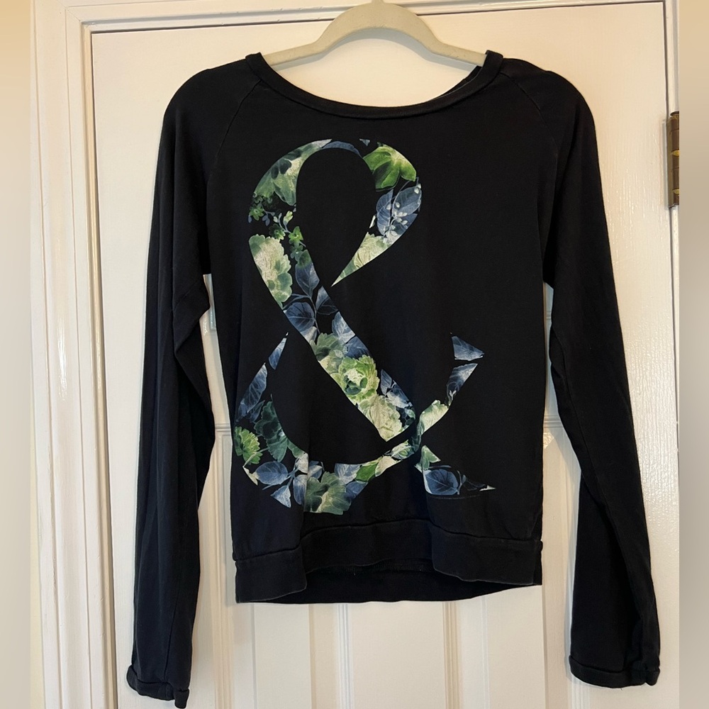 Hot Topic “Of Mice & Men” Women’s Long Sleeve Band Tee